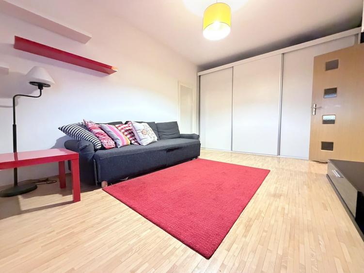 Apartament cu 3 camere decomandat, mobilat în Aradului