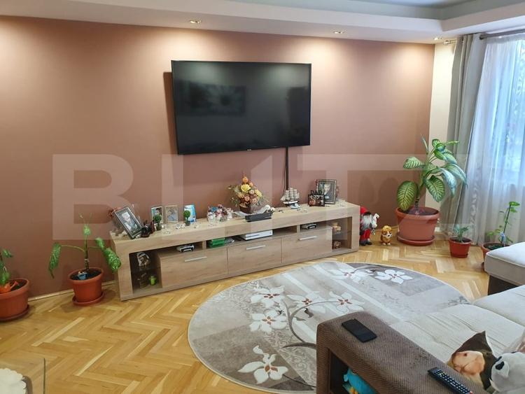Apartament cu 3 camere decomandat, mobilat în Calea București