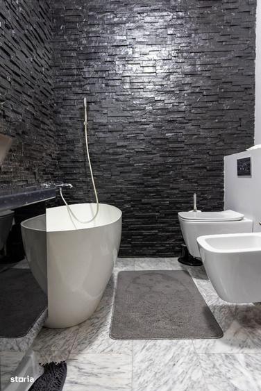 Casă cu 4 camere cu Teren 300 Mp în Central