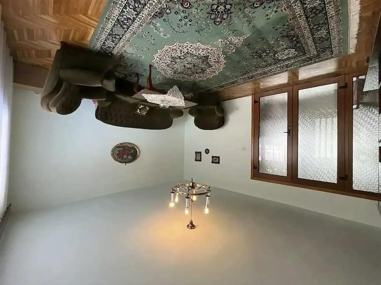 Casă cu 6 camere cu Teren 471 Mp în Central