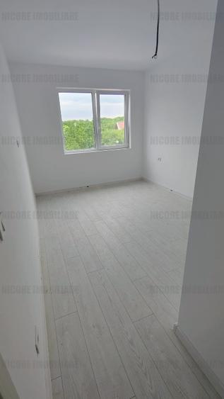 Apartament cu 3 camere nedecomandat în Giroc
