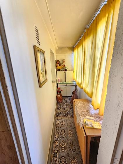 Apartament cu 3 camere decomandat în Tineretului