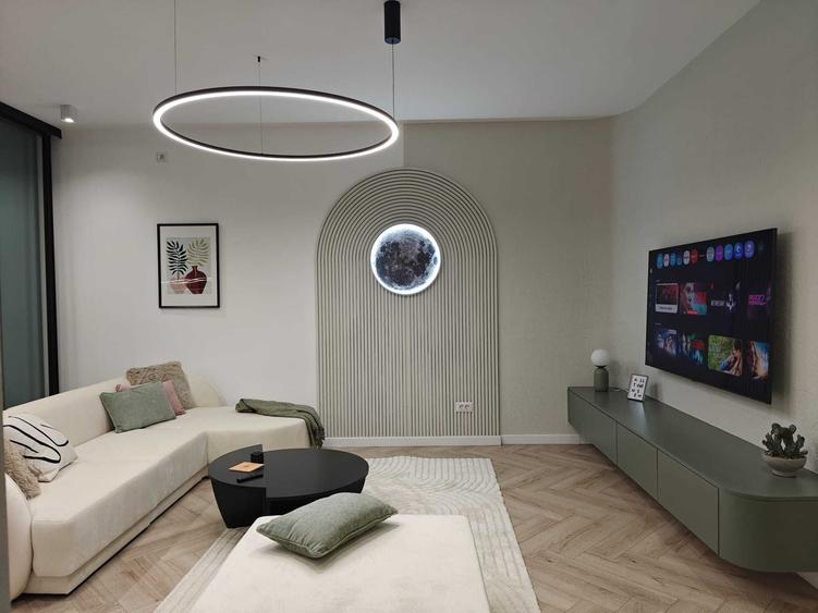 Apartament cu 4 camere semidecomandat în Primăverii