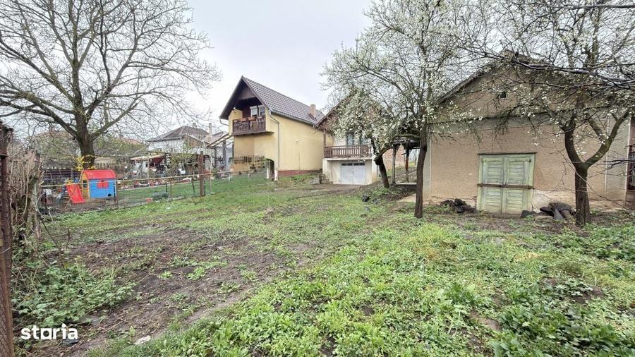 Casă cu 3 camere cu Teren 4108 Mp în Central