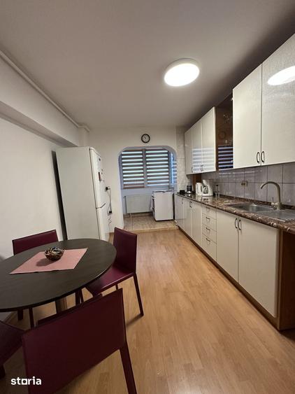 Apartament cu 2 camere decomandat în Tractorul