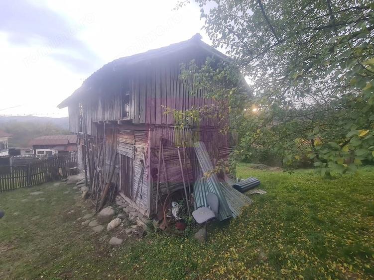 Casă cu 3 camere cu Teren 3410 Mp în Aluniș