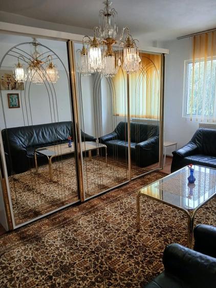 Apartament cu 2 camere semidecomandat în Coman