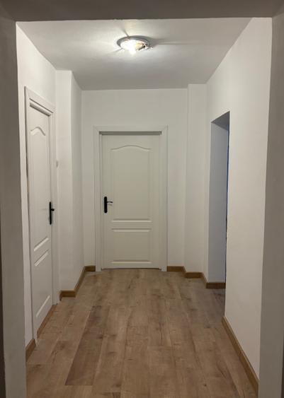 Apartament cu 3 camere în P-ța Unirii
