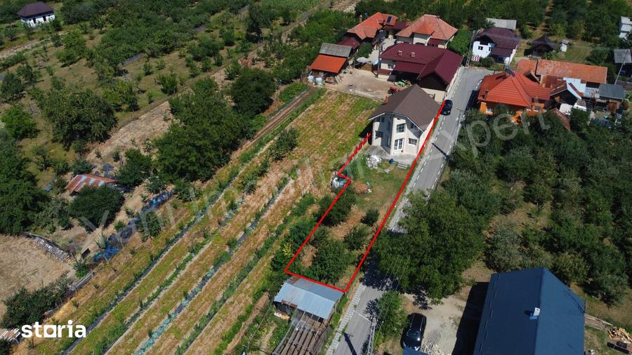 Casă cu 4 camere cu Teren 407 Mp în Țițești