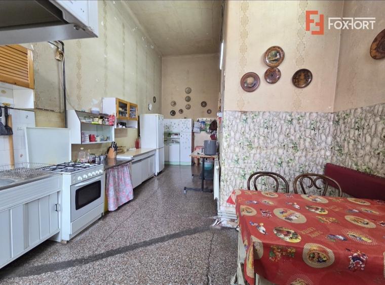 Apartament cu 4 camere circular, mobilat în Central