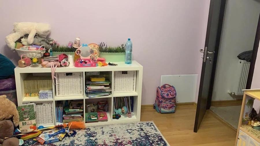 Casă individuală cu 4 camere cu Canalizare în Roșu
