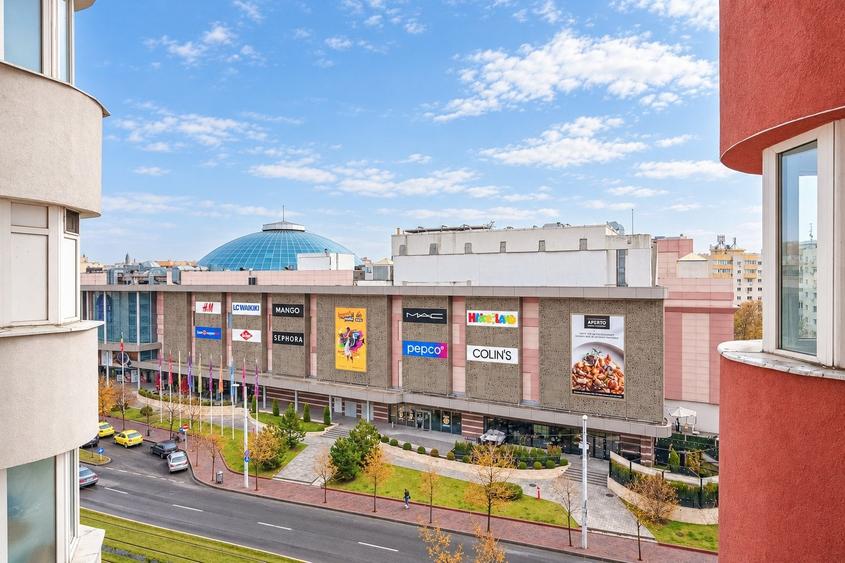 Apartament cu 3 camere decomandat, mobilat în Vitan Mall