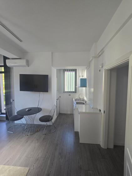 Apartament cu 2 camere decomandat în Politehnica