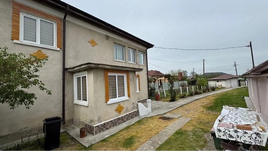 Casă cu Teren 5500 Mp în Bălteni