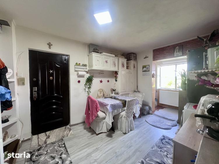 Apartament cu 2 camere decomandat în Lipovei