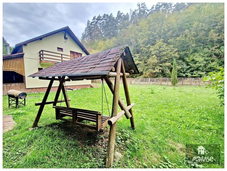 Casă individuală cu 5 camere cu Canalizare în Apața