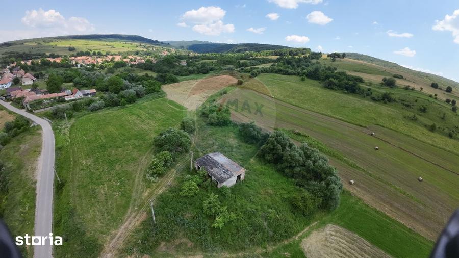 Teren de 2539 mp, în Vânători