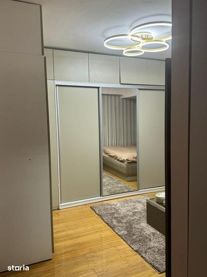 Apartament cu 3 camere decomandat în Calea București