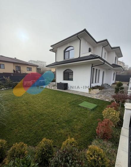 Casă individuală cu 5 camere cu Canalizare în Dezmir