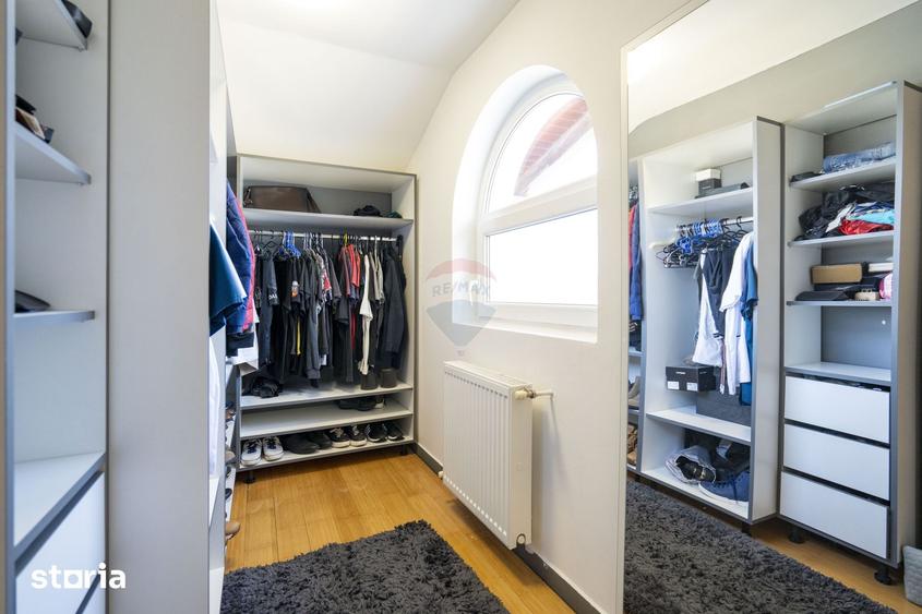 Casă cu 6 camere cu Teren 501 Mp în Sântandrei