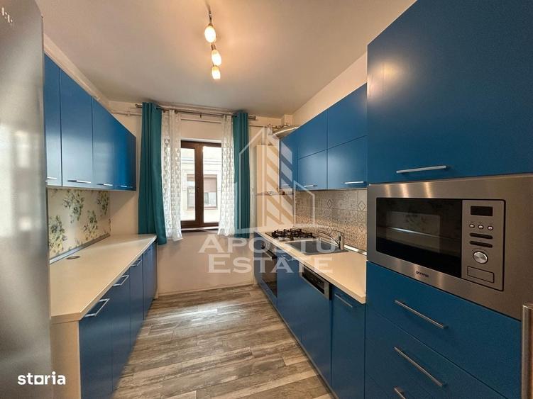Apartament cu 3 camere semidecomandat în Central