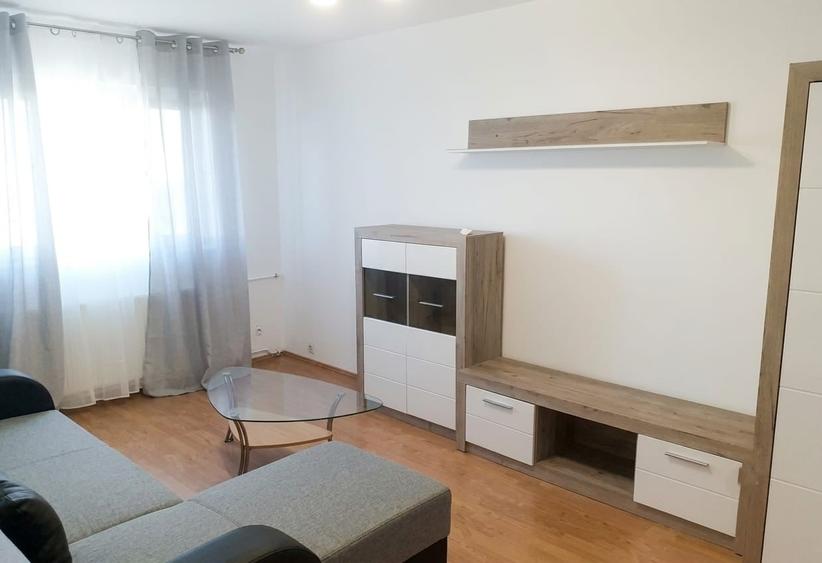 Apartament cu 2 camere decomandat în Titan