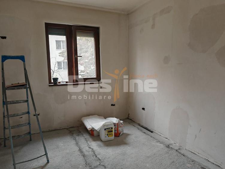 Apartament cu 4 camere decomandat în Vest