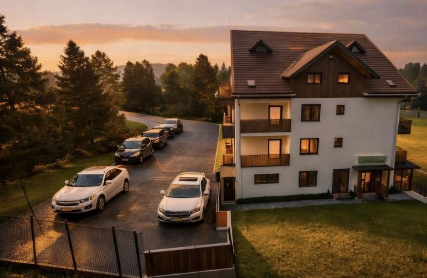 Casă individuală cu 11 camere cu Canalizare în Vest