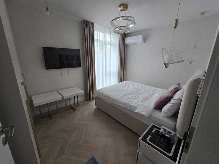 Apartament cu 3 camere decomandat în Aradului