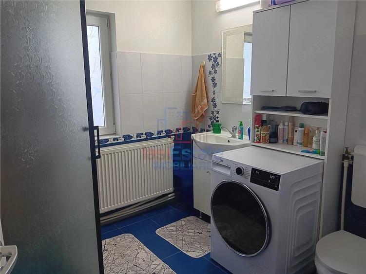 Casă cu Teren 1200 Mp în Filiași
