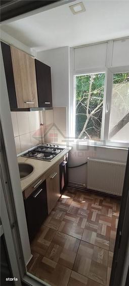 Apartament 1 Camera - Bloc 1981 - Etaj 1 - Podul de Fier - 2