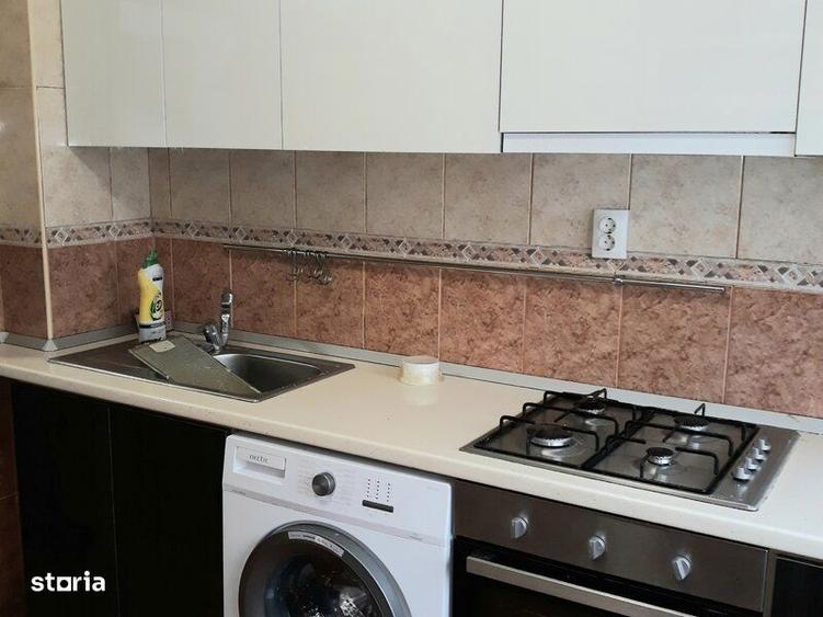 Apartament cu 3 camere semidecomandat, mobilat în Colentina