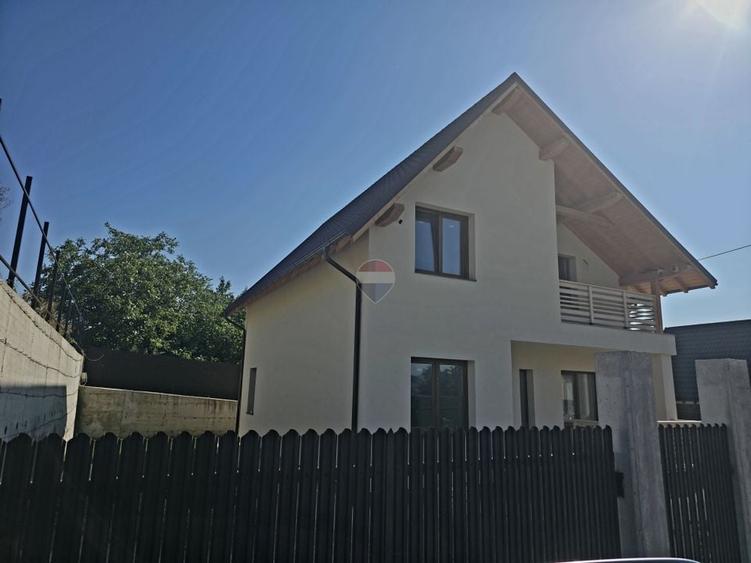 Casă individuală cu 4 camere cu Teren 550 Mp în Calea Romanului