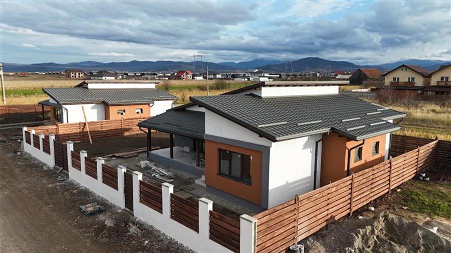 Casă individuală cu 4 camere cu Teren 500 Mp în Tărlungeni