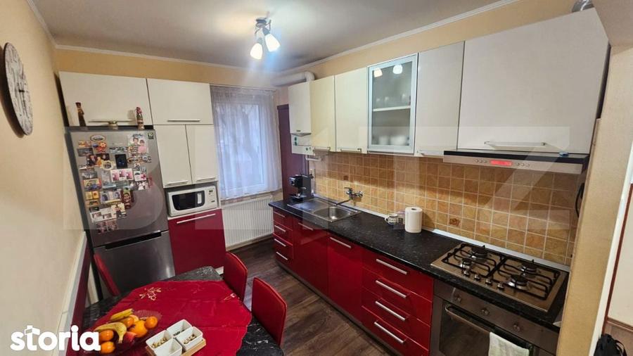 Apartament cu 3 camere decomandat în Tudor