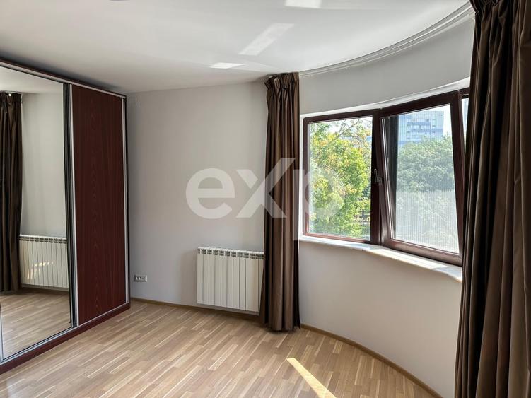 Apartament cu 3 camere circular, mobilat în Primăverii