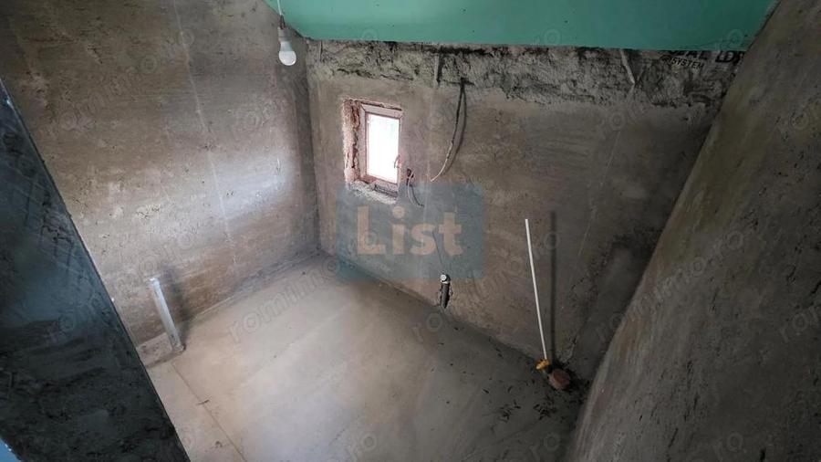 Casă cu Teren 1056 Mp în Ostrovu Corbului
