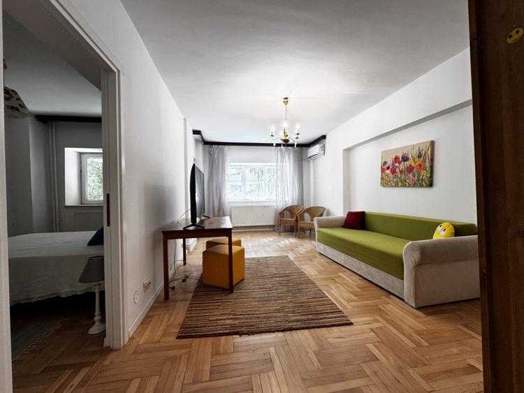 Apartament cu 2 camere semidecomandat, mobilat în Mioriței
