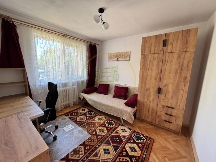 Apartament cu 3 camere decomandat, mobilat în Valea Rosie