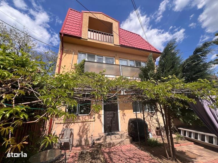 Casă cu 4 camere cu Teren 30 Mp în Apărătorii Patriei