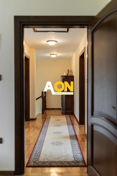 Casă individuală cu 5 camere cu Canalizare în Sud