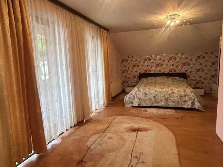 Casă cu 4 camere în Exterior Vest