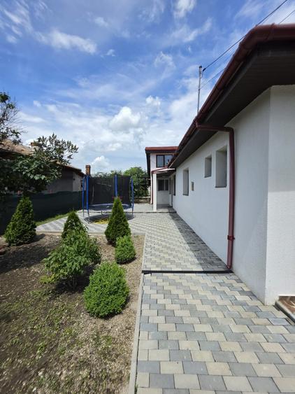 Casă renovată cu 6 camere, teren 557 mp – Berceni, Prahova - 9