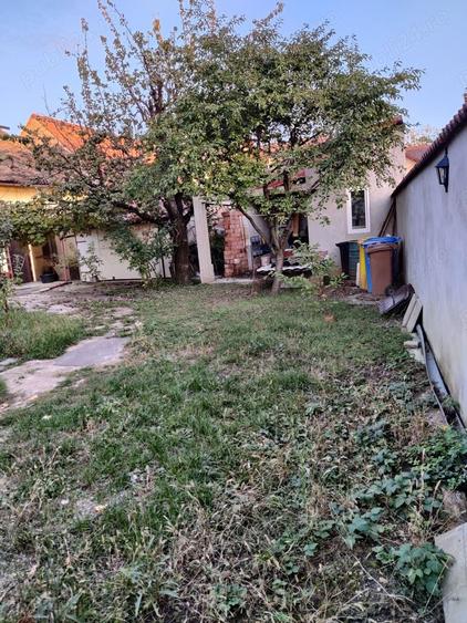 Casă cu 4 camere cu Teren 449 Mp în Piața Cluj