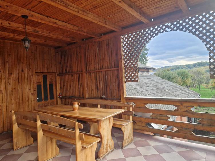 Casă cu 4 camere în Central