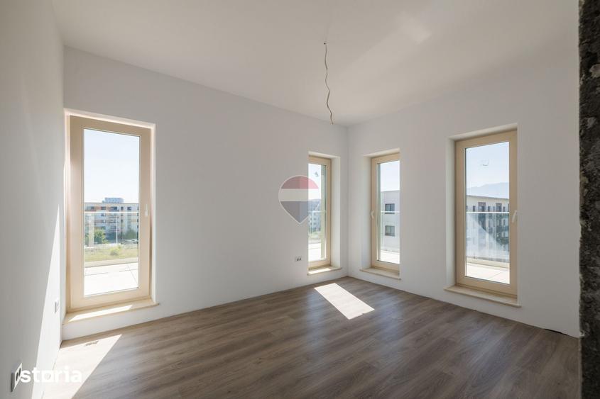 Apartament cu 3 camere decomandat în Tractorul