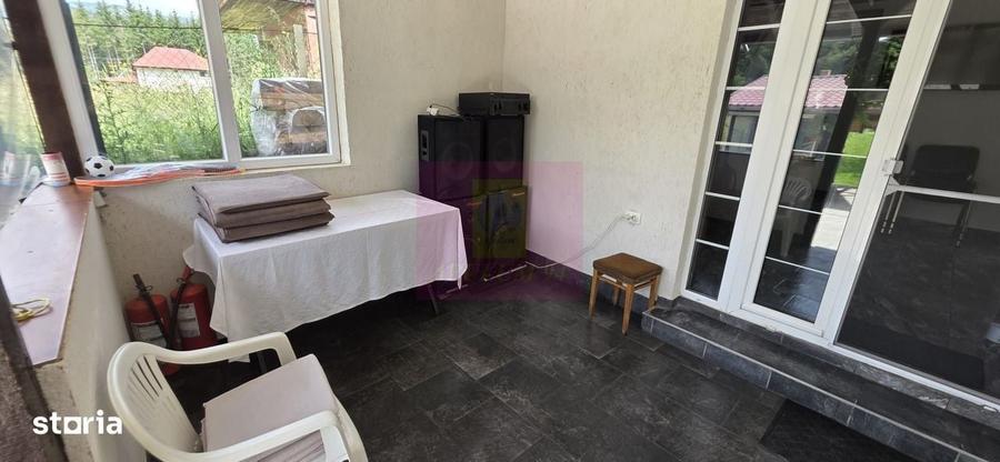Casă cu 4 camere în Trăisteni