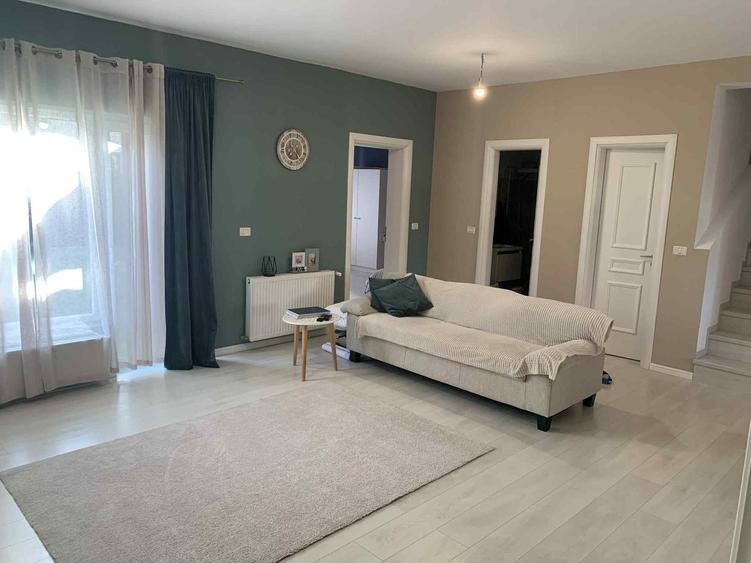 Duplex cu 4 camere cu Canalizare în Vladimirescu