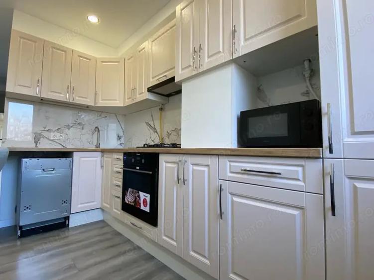 Apartament cu 2 camere decomandat în Badea Cârțan