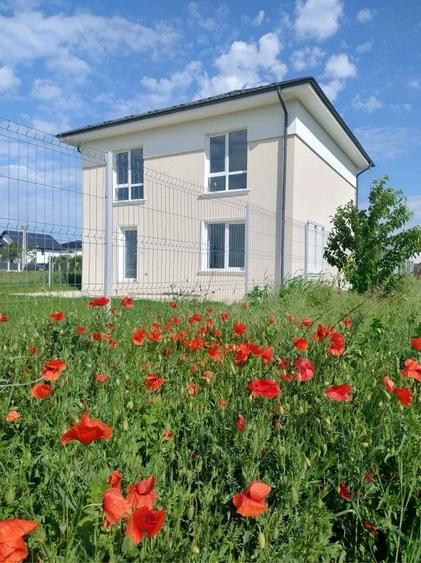 Casă cu 4 camere cu Teren 354 Mp în Crevedia